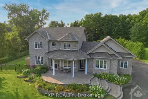 6131 PEBBLEWOODS Dr, Greely - Metcalfe - Osgoode - Vernon and Area, ON K4P 0A1
