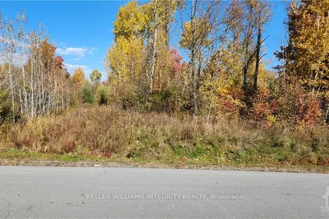 672 BALLYCASTLE Cres, Blossom Park - Airport and Area, ON K1X 0A3