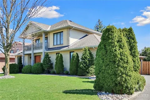 1664 ST BARBARA St, Blossom Park - Airport and Area, ON K1T 1L9