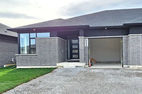 4112 VILLAGE CREEK Dr, Fort Erie, ON L0S 1S0