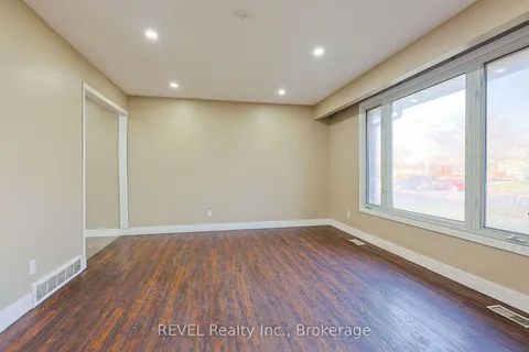 379 First Ave, Welland, ON L3C 5R3
