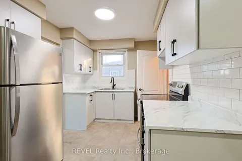379 First Ave, Welland, ON L3C 5R3