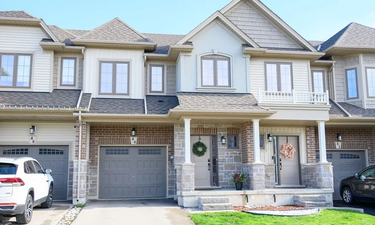 44 Dennis Dr, West Lincoln, ON L0R 2A0