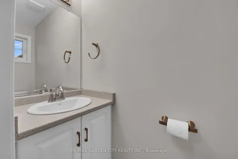 44 Dennis Dr, West Lincoln, ON L0R 2A0