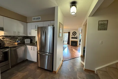 20 Liza Cres, Bracebridge, ON P1L 1G4