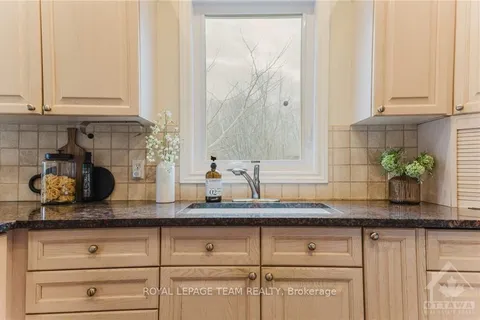 2 KINMOUNT PRIVATE, Kanata, ON K2T 1K1