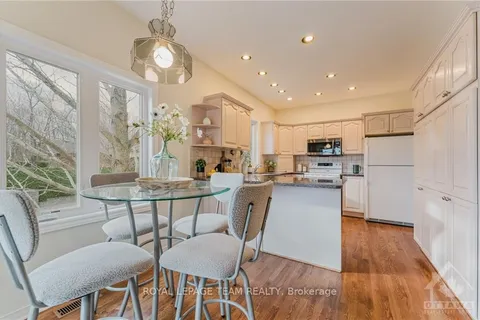 2 KINMOUNT PRIVATE, Kanata, ON K2T 1K1