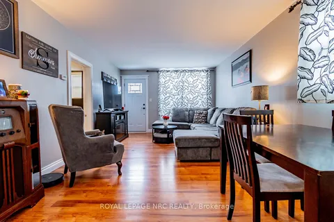 20 Richmond St, Thorold, ON L2V 3G4