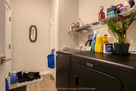 44 LARK St, Tillsonburg, ON N4G 0K3