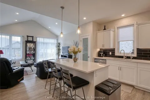 44 LARK St, Tillsonburg, ON N4G 0K3