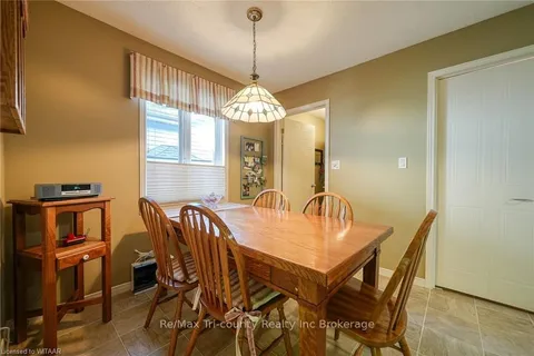18 WILKINS Crescent, Tillsonburg, ON N4G 5M6