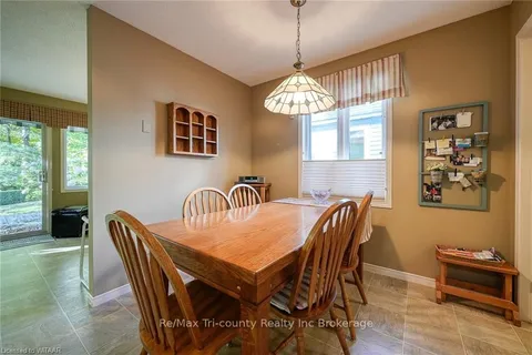 18 WILKINS Crescent, Tillsonburg, ON N4G 5M6