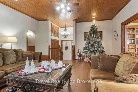 246 LIGHT St, Woodstock, ON N4S 6H8