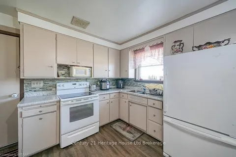 90 NORFOLK COUNTY 60 Rd, ON N0E 1X0