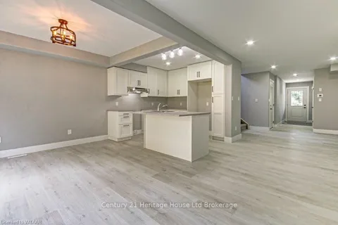 20 BAIN St, Woodstock, ON N4S 5X8