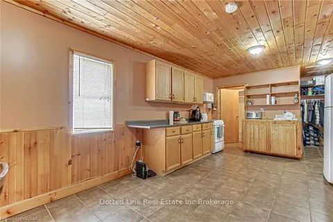 6 BIDWELL Street, Tillsonburg, ON N4G 3T3