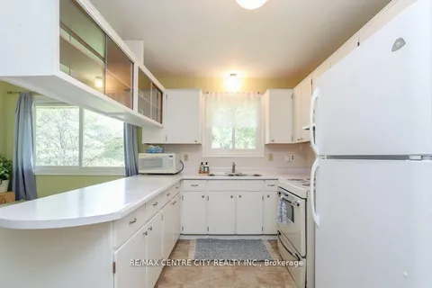 82 Fairview Ave, St. Thomas, ON N5R 4X6