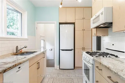 341 ELIZABETH St, St. Marys, ON N4X 1B4