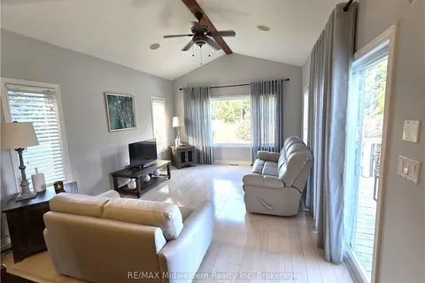 3023 ALICE St, Howick, ON N0G 1V0