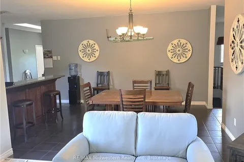 3023 ALICE St, Howick, ON N0G 1V0