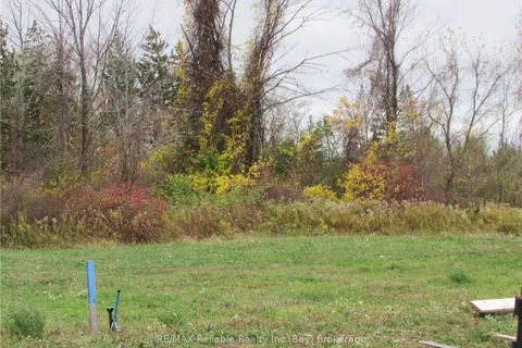 2 THIMBLEWEED Drive, Bluewater, ON N0M 1G0