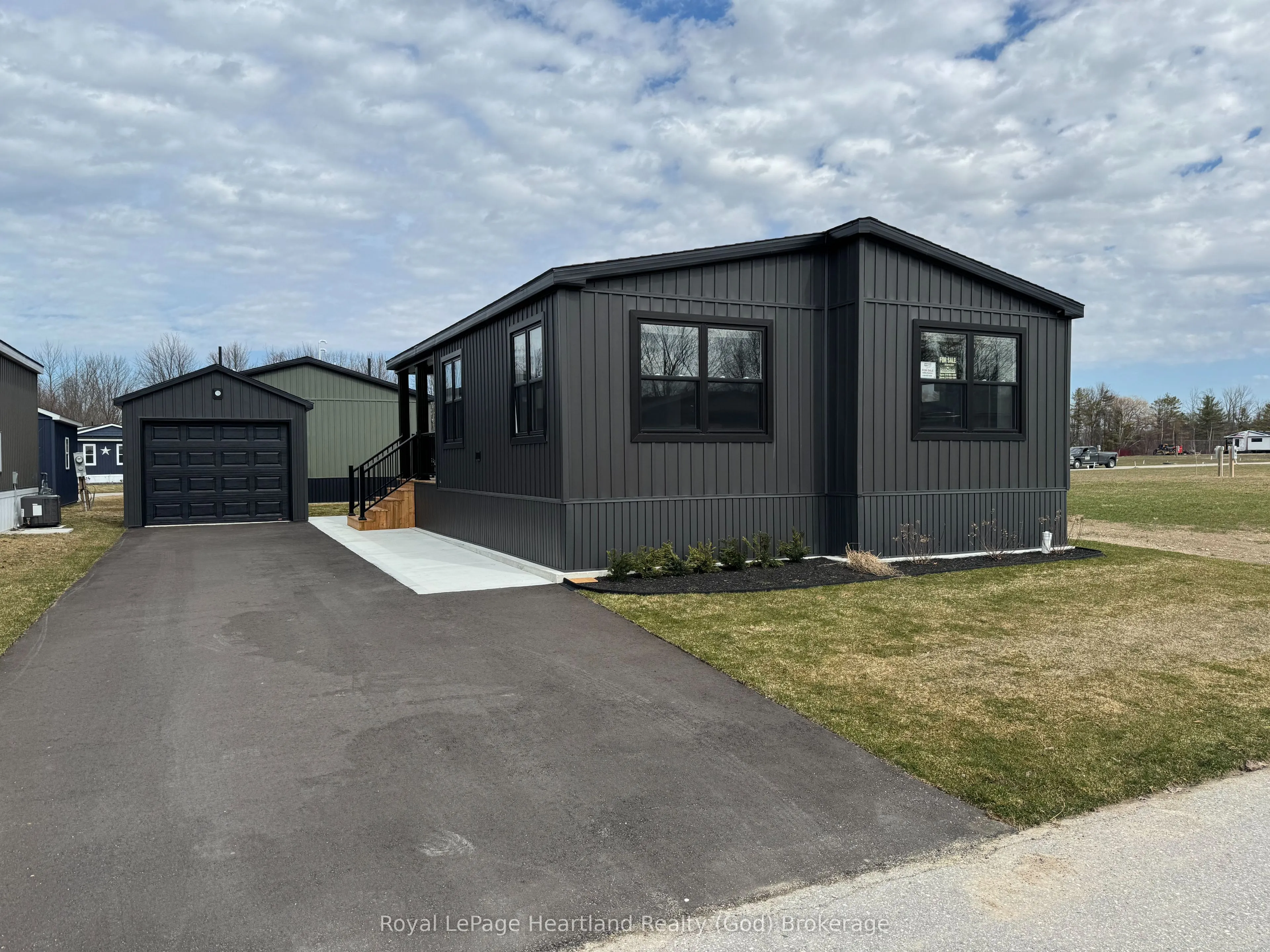 77683 BLUEWATER Highway, Bluewater, ON N0M 1G0