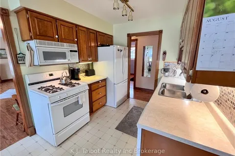 154 BLAKE Street, Goderich, ON N7A 1E3