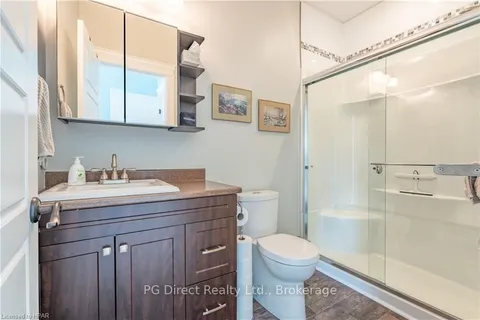 38 OAK BLUFFS Rd, South Frontenac, ON K0H 2B0