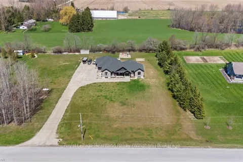 51 HIGHLAND Rd, Minto, ON N0G 1M0