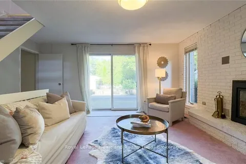 27 BLUEWATER Drive, ON N7A 3X8