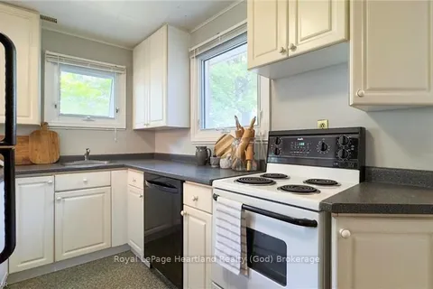 27 BLUEWATER Drive, ON N7A 3X8