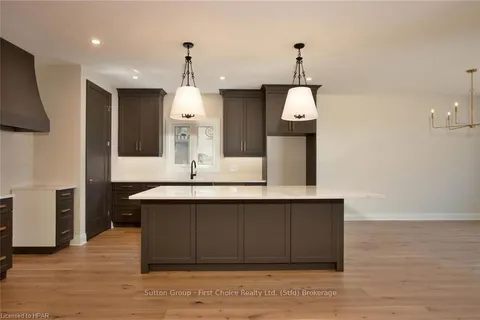 117 KASTNER Street, ON N5A 0J7