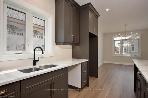 117 KASTNER Street, ON N5A 0J7