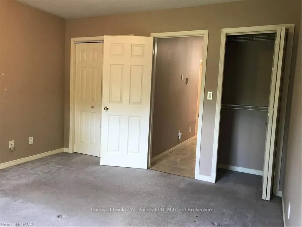 138 ATHLONE Crescent, ON N4Z 1H9