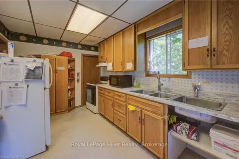 28 WILSON ST St, Huron East, ON N0K 1W0