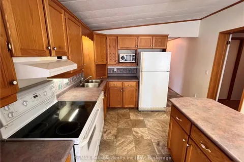 49 CHEROKEE Lane, Ashfield-Colborne-Wawanosh, ON N7A 3Y2