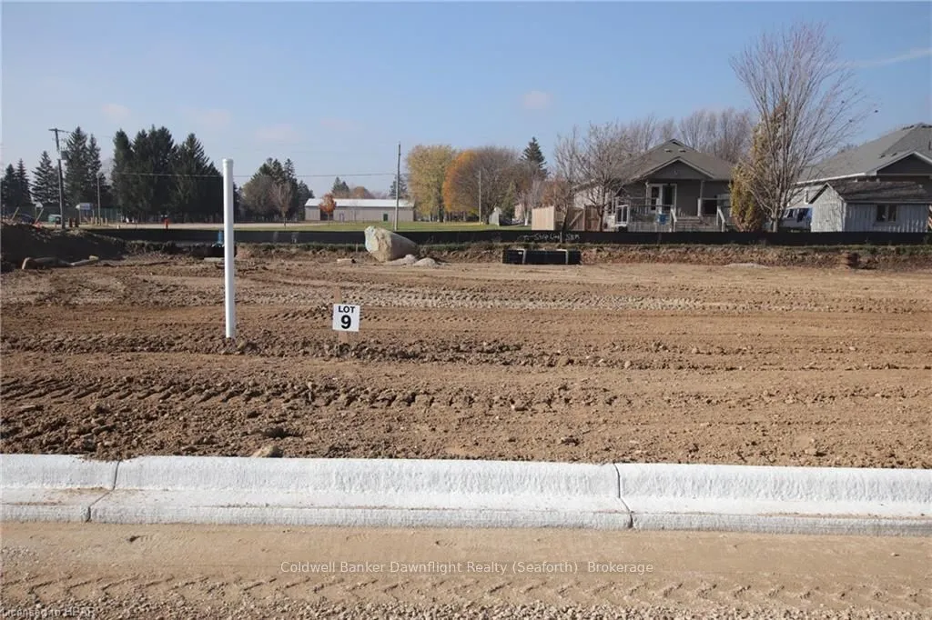 792 BRYANS Dr, Huron East, ON N0G 1H0