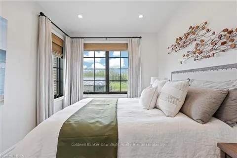 79585 COTTAGE Drive, Central Huron, ON N7A 3X8