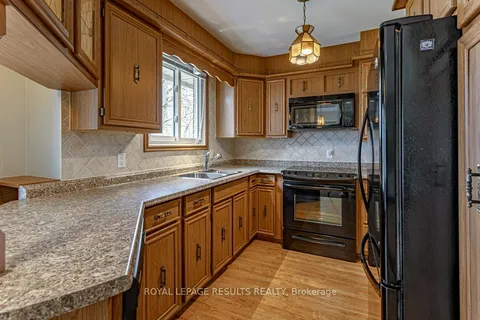 36 St Andrew St, Aylmer, ON N5H 2N1