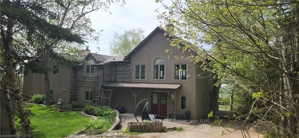 92 MOORE St, Northern Bruce Peninsula, ON N0H 1W0