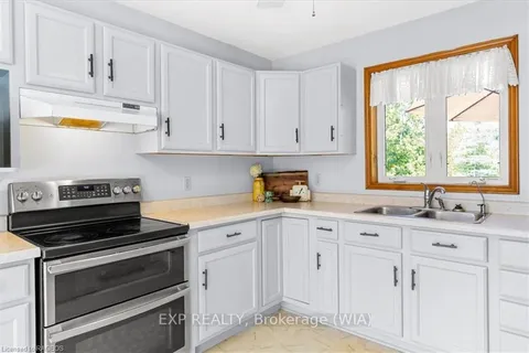 55 FORBES Rd, Northern Bruce Peninsula, ON N0H 2T0