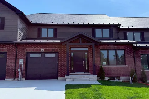 8 GOLF LINKS Road, ON N2Z 0G1