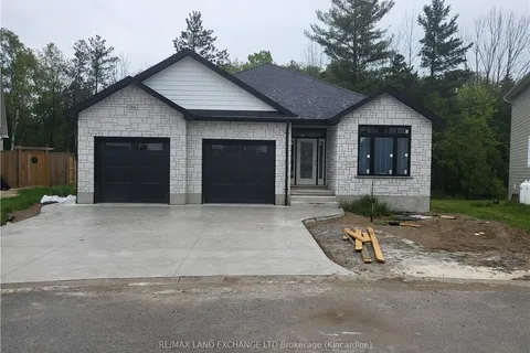 784 CAMPBELL Avenue, Kincardine, ON N2Z 1W1