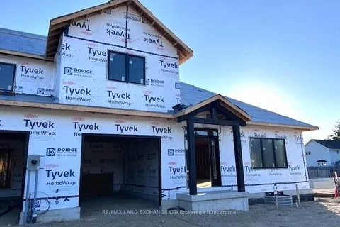 8 GOLF LINKS Road, Kincardine, ON N2Z 0G1