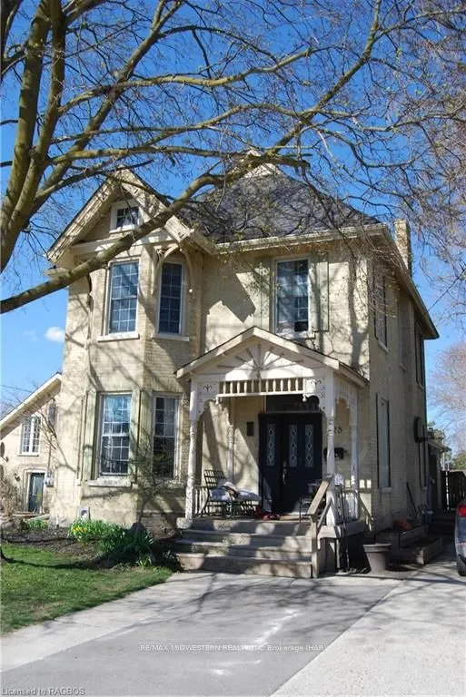 125 ELORA St, Minto, ON N0G 1Z0