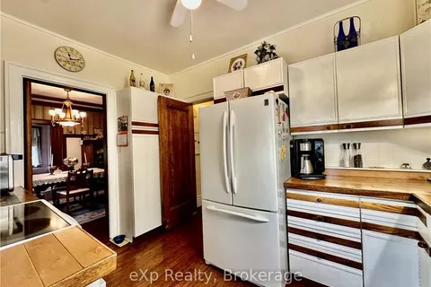 75 10TH St, Hanover, ON N4N 1M9