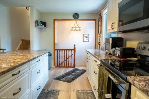 629 SCOTT St, Kincardine, ON N2Z 1V7