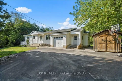 118 DIVISION St, South Bruce Peninsula, ON N0H 2T0