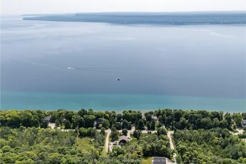 647 MALLORY BEACH Road, South Bruce Peninsula, ON N0H 2T0