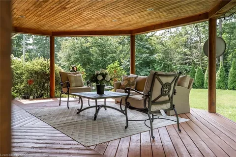 647 MALLORY BEACH Road, South Bruce Peninsula, ON N0H 2T0